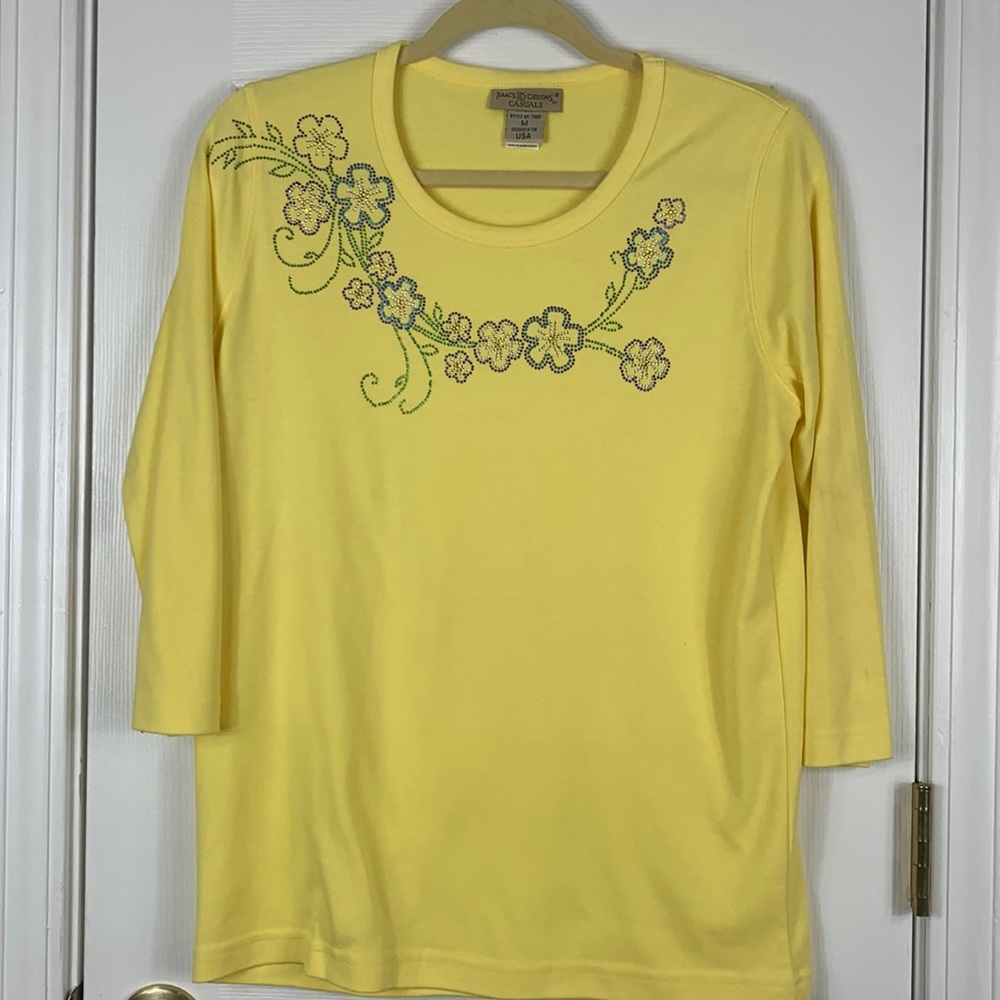 Isaac’s Designs yellow 3/4 length sleeves top size medium. Has beaded flowers